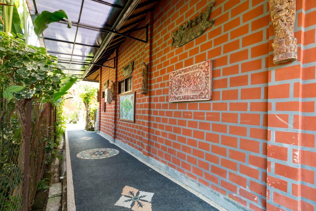 巴鲁纳沙努尔假日公园 サヌール 外观 照片